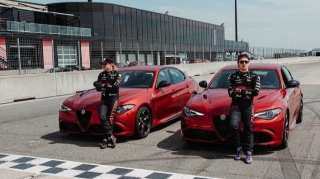 Tim F1 Tempatnya Bernaung Menyandang Nama Baru, Zhou Guanyu Pamerkan Pet Kesayangan juga juga Rambut Ala Seniornya